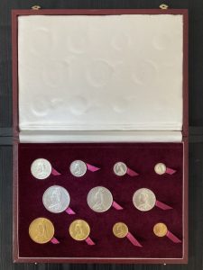 1887-gold-and-silver-set