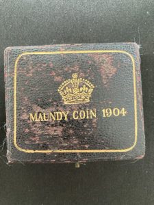 1904-maundy-set-case